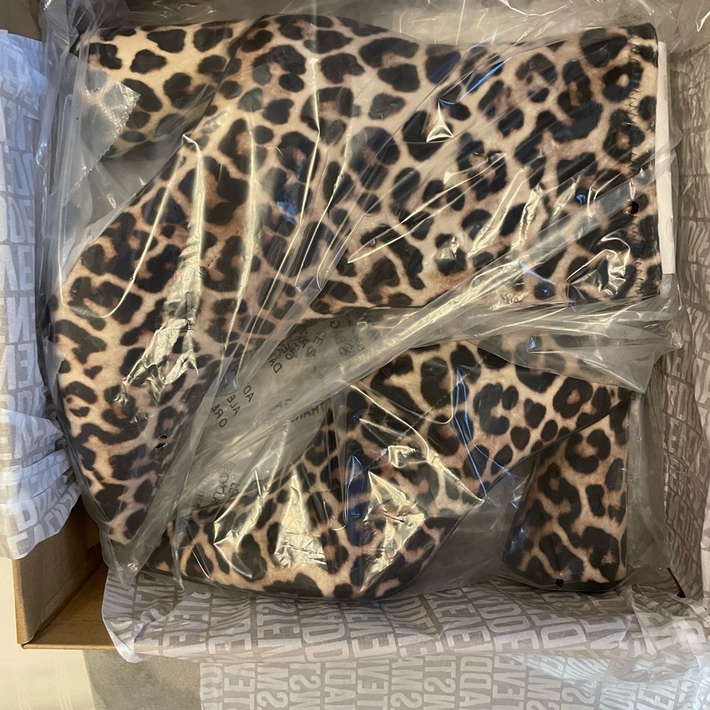 Steve Madden animal print toe boot. 9M. NWB. - Picture 6 of 9